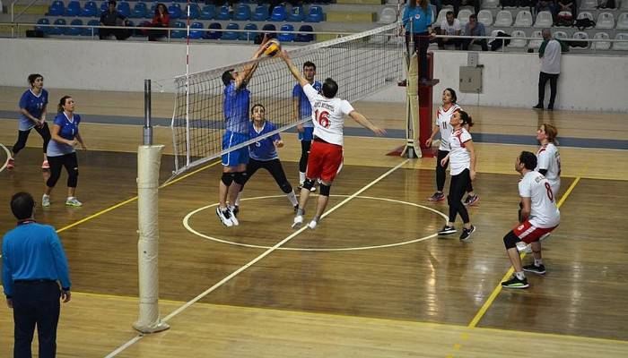 Troya Voleybol Turnuvası Devam Ediyor