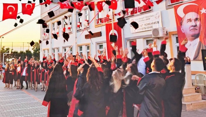 Hüseyin Akif Terzioğlu Anadolu Lisesinde mezuniyet töreni
