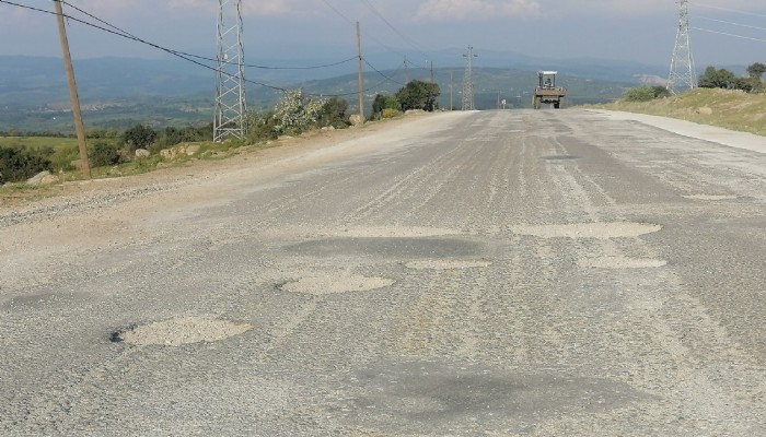 Ayvacık-Tuzla yolu 13 kilometre beton yol olacak