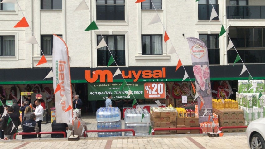 Uysal Market’in 22. Şubesi Görkemli Bir Törenle Açıldı