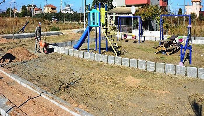  Lapseki'de Cadde ve Parklar Yenileniyor 
