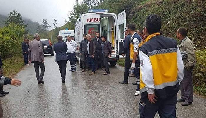 İş makinesi devrildi: 1 ölü, 2 yaralı