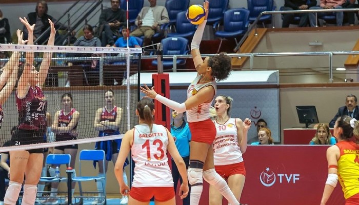 Çanakkale Belediyesi Bayan Voleybol Takımı 1. Lige Veda Etti