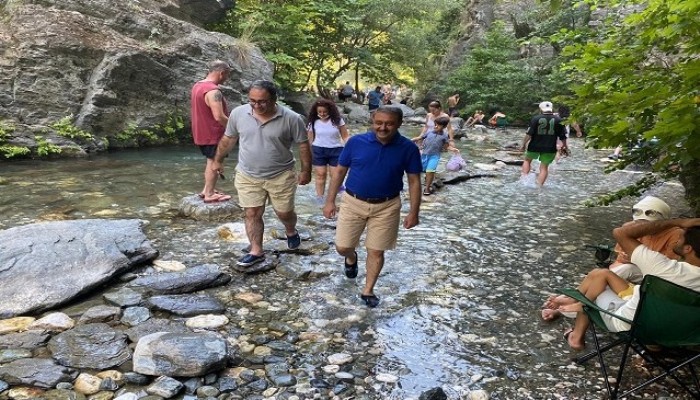 Şahinderesi’nin turizm alanında cazip bir lokasyona sahip olduğunu söyledi