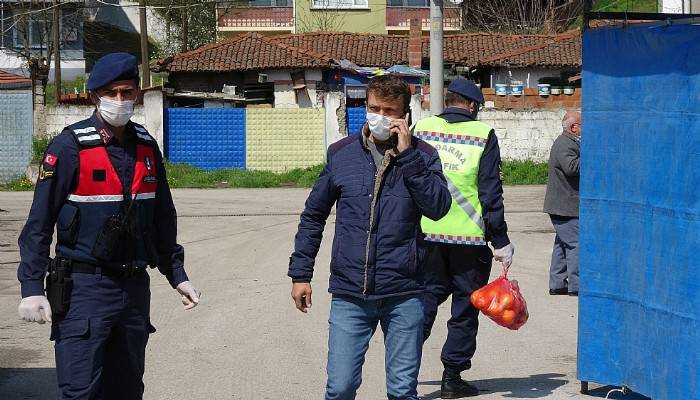  Karantinada olan köye ilaç ve erzaklar dışarıdan getiriliyor