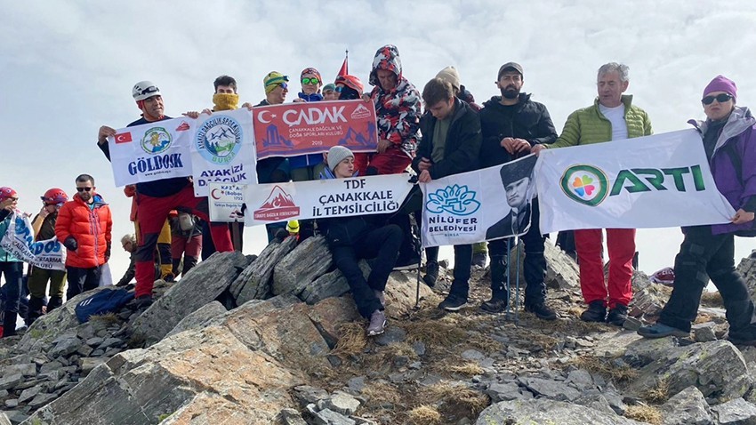 80 Sporcu 18 Mart Ruhu İçin Tırmandı