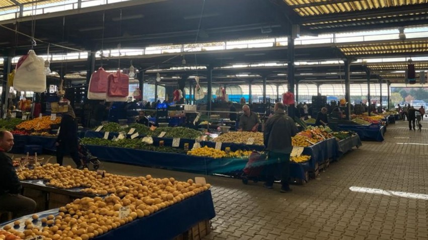Çanakkale pazarında meyve fiyatları düştü  