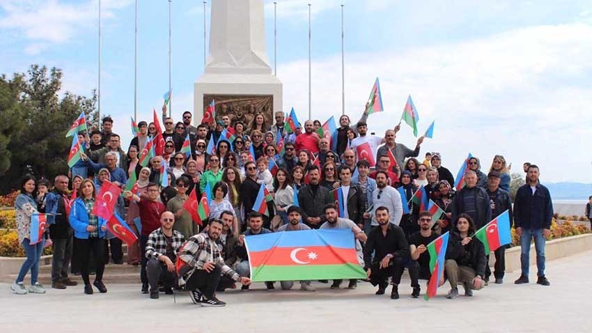 300 Azerbaycan Türkü Çanakkale’de ağırlandı