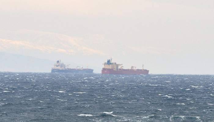  2 tanker çatıştı, yürekler ağza geldi