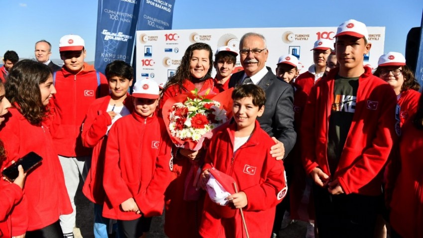 Dünya Şampiyonu Erken'den 100. Yılda 100 Metre Anı Dalışı (VİDEO)