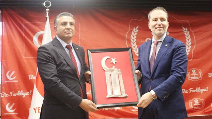 Erbakan, Çanakkale'de Parti Binası Açılışını Yaptı
