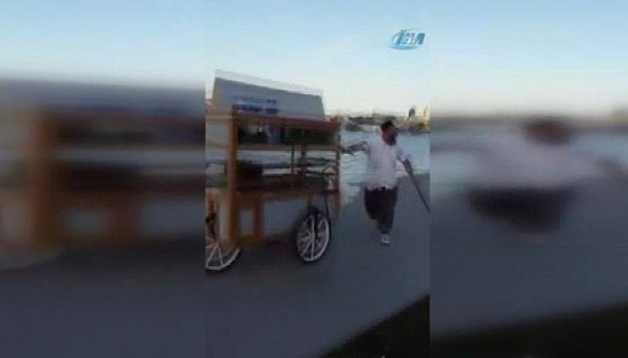 Seyyar satıcı ile zabıta arasında arbede: Soruşturma açıldı