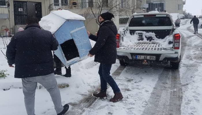 Zileli sokak hayvanlarını unutmadı