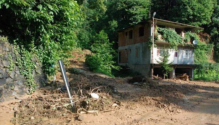 Rize’de şiddetli yağışlar hasara yol açtı