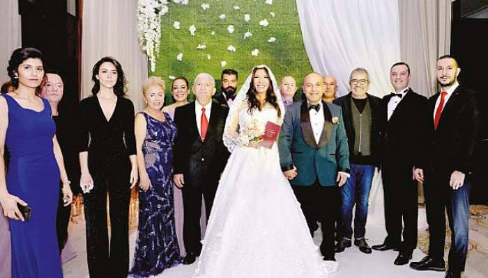 Düğünde Demet şoku