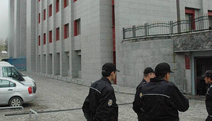 FETÖ’nün yurt ağabey ve ablalarına şafak baskını