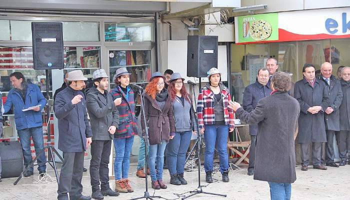 Biga'da indirimli alışveriş heyecanı başladı
