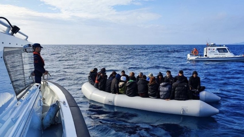 Çanakkale açıklarında 37 kaçak göçmen yakalandı