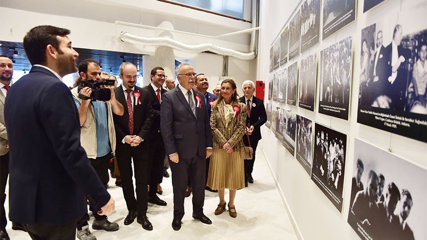 Atatürk'ün Hikayeleriyle Fotoğrafları Sergisi açıldı