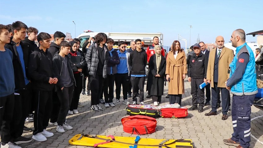 Deprem Haftası Kapsamında Uygulamalı Tatbikat Düzenlendi