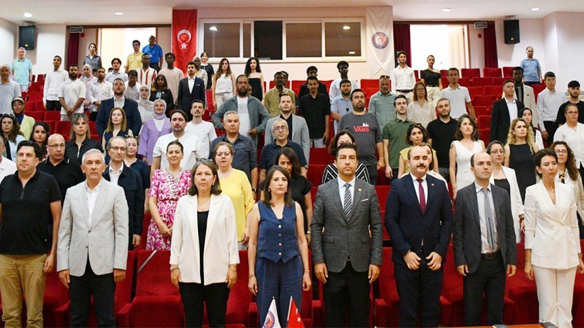 “Güney Marmara Küresel Ufuk Programı”nı Tamamlayan Öğrenciler Sertifikalarını Aldı
