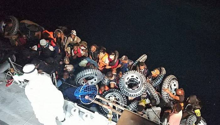 Ayvacık'ta lastik bottaki 37 kaçak göçmen kurtarıldı