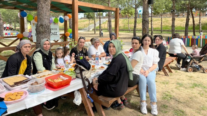 Bayramiç’ te 22 Eylül Kurtuluş Parkı Yeni Buluşma Noktası Oldu