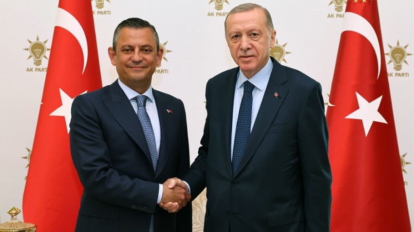 Cumhurbaşkanı Erdoğan, CHP Genel Başkanı Özel ile görüşüyor