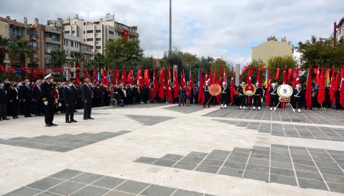 Çanakkale’de Atatürk Anıtı'na çelenk konuldu (VİDEO)