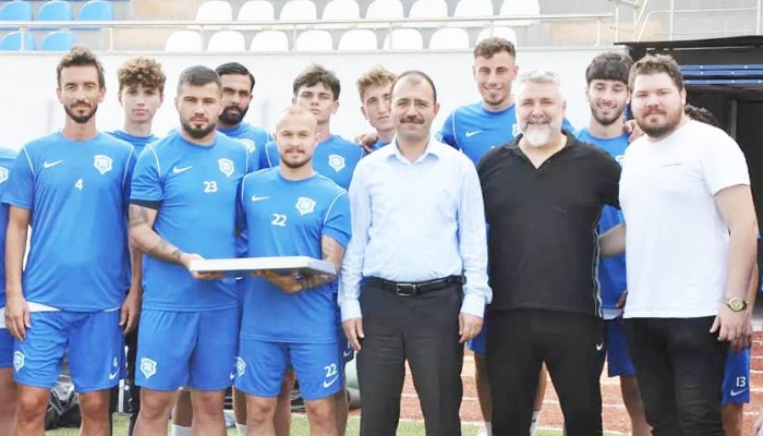 Kaymakam Erdinç Dolu Bigasporlu Futbolcularla Bir Araya Geldi