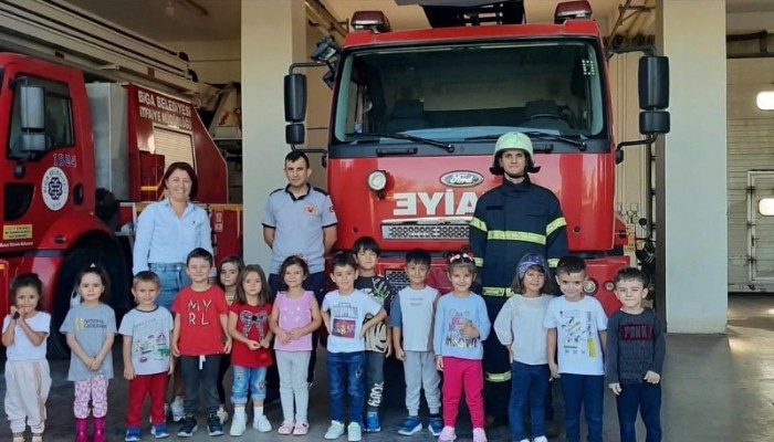 Minik öğrencilerden itfaiyeye ziyaret