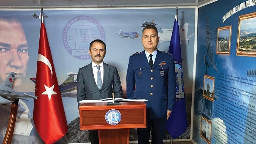Vali İlhami Aktaş, hava radar komutanlığını ziyaret etti