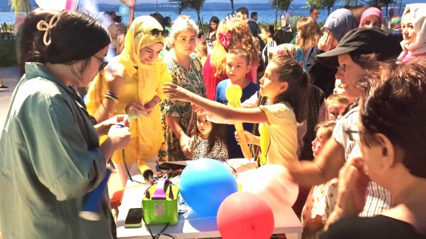 Lapseki'de Miniklere Eğitimle İlk Adım