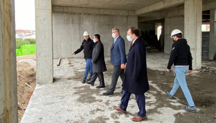 Vali Aktaş okul inşaatını inceledi