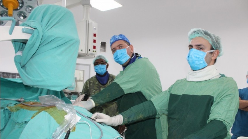 Dr. Tayo Sulaıman ÇOMÜ Hastanesinde Minimal İnvaziv Omurga Cerrahilerine Gözlemci Olarak Katıldı