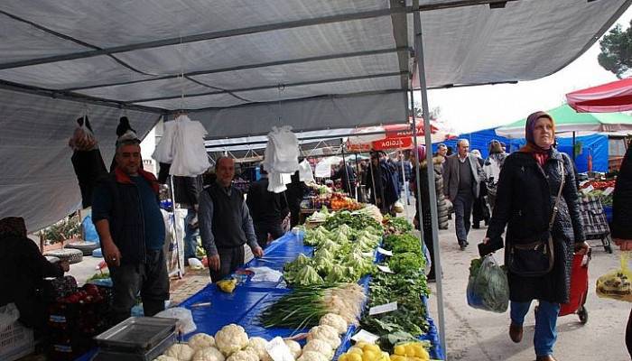 Biga'da pazarcılardan pazar yeri tepkisi