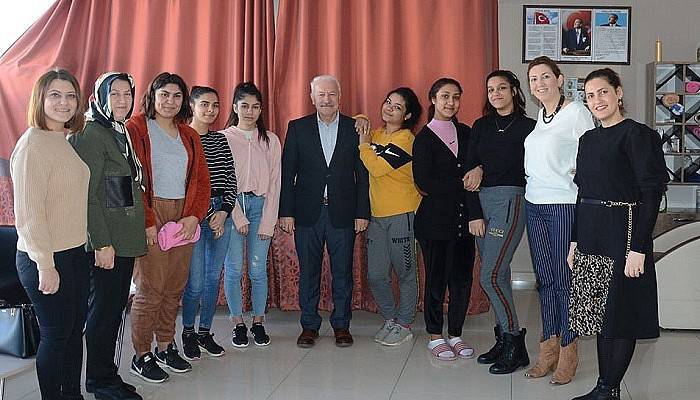 Başkan Yılmaz SODAM’daki Kursiyerleri Ziyaret Etti