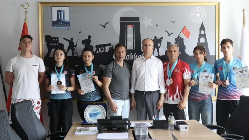 Çanakkale'li Kickboksçular Uluslararası Arenada Zaferler Kazandı