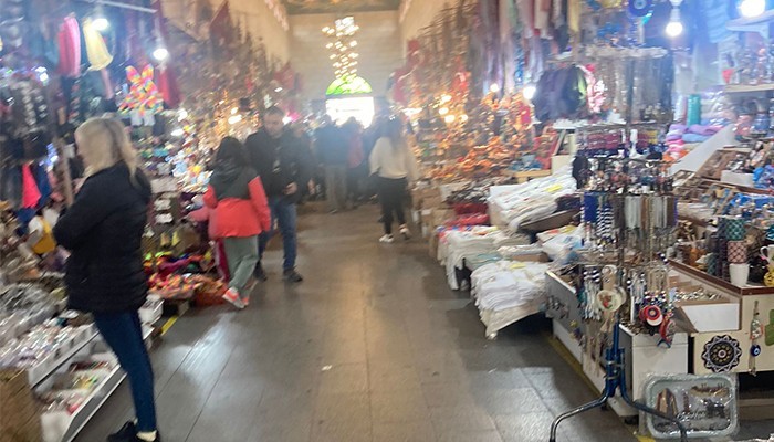 Havalar soğudu Aynalı çarşıda yoğunluk azaldı