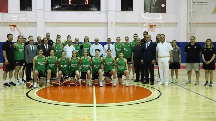 Vali Toraman’dan U18 Kız Basketbol Milli Takımına Moral Ziyareti