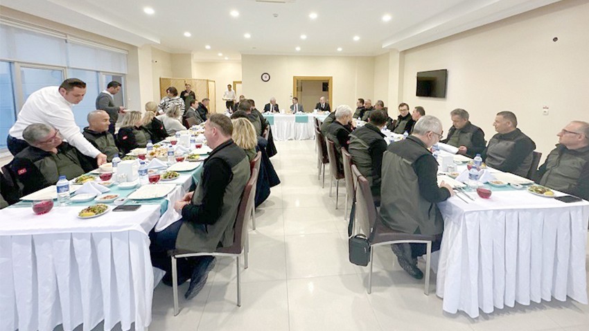 Vali Aktaş iftarını orman teşkilatı ile yaptı