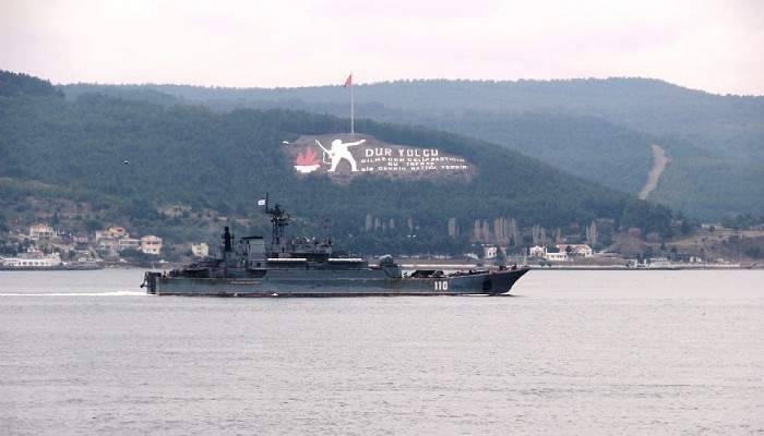 Çanakkale Boğazı'nda Rus savaş gemisi