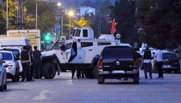 Bitlis'te bomba yüklü araç yakalandı