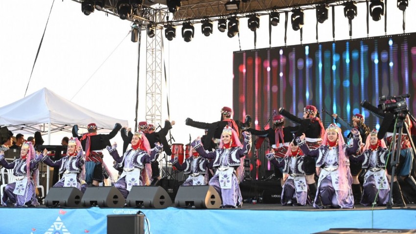 Biga Belediyesi 2. Uluslararası Antalya Yörük Türkmen Festivali'nde Adından Söz Ettirdi