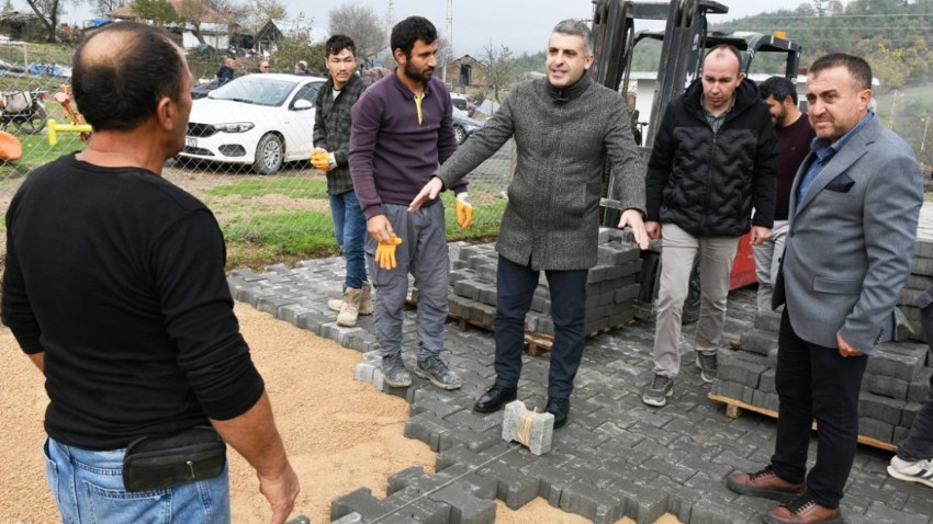 Lapseki'nin köylerinde altyapı çalışmaları sürüyor