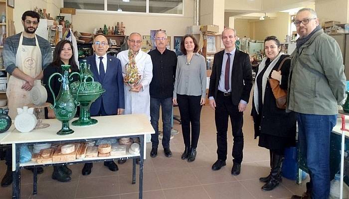 ÇOMÜ Rektörü Prof. Dr. Sedat Murat Çanakkale Seramikleri Araştırma Geliştirme ve Uygulama Merkezini Ziyaret etti