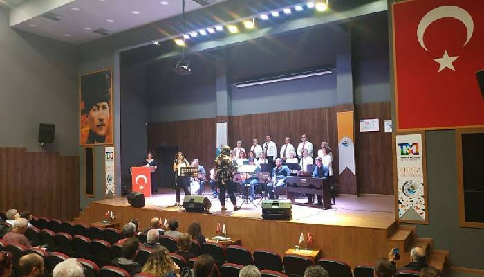 Türk Halk Müziği Korosu Yoğun İlgi Gördü