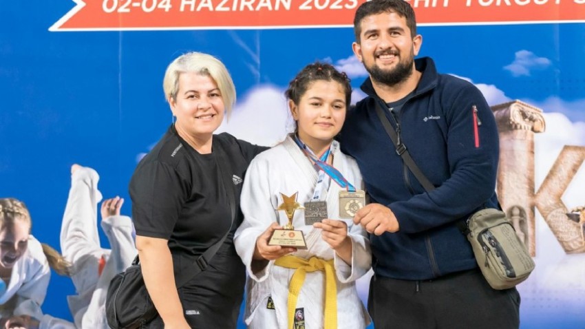 Sümeyye Işıktaş  Balıkesir’de Türkiye Şampiyonu Oldu