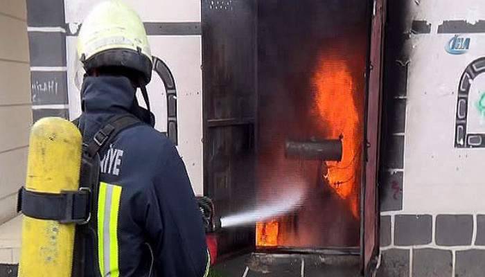 Elektrik trafosu bomba gibi patladı