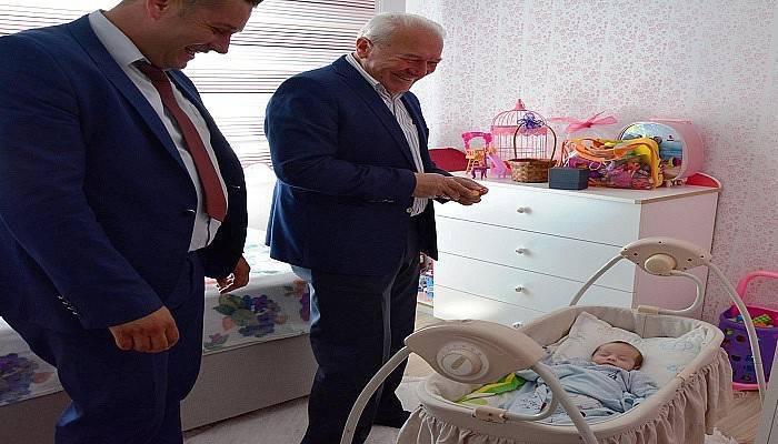  Lapseki'de yeni doğan bebek ziyaretleri